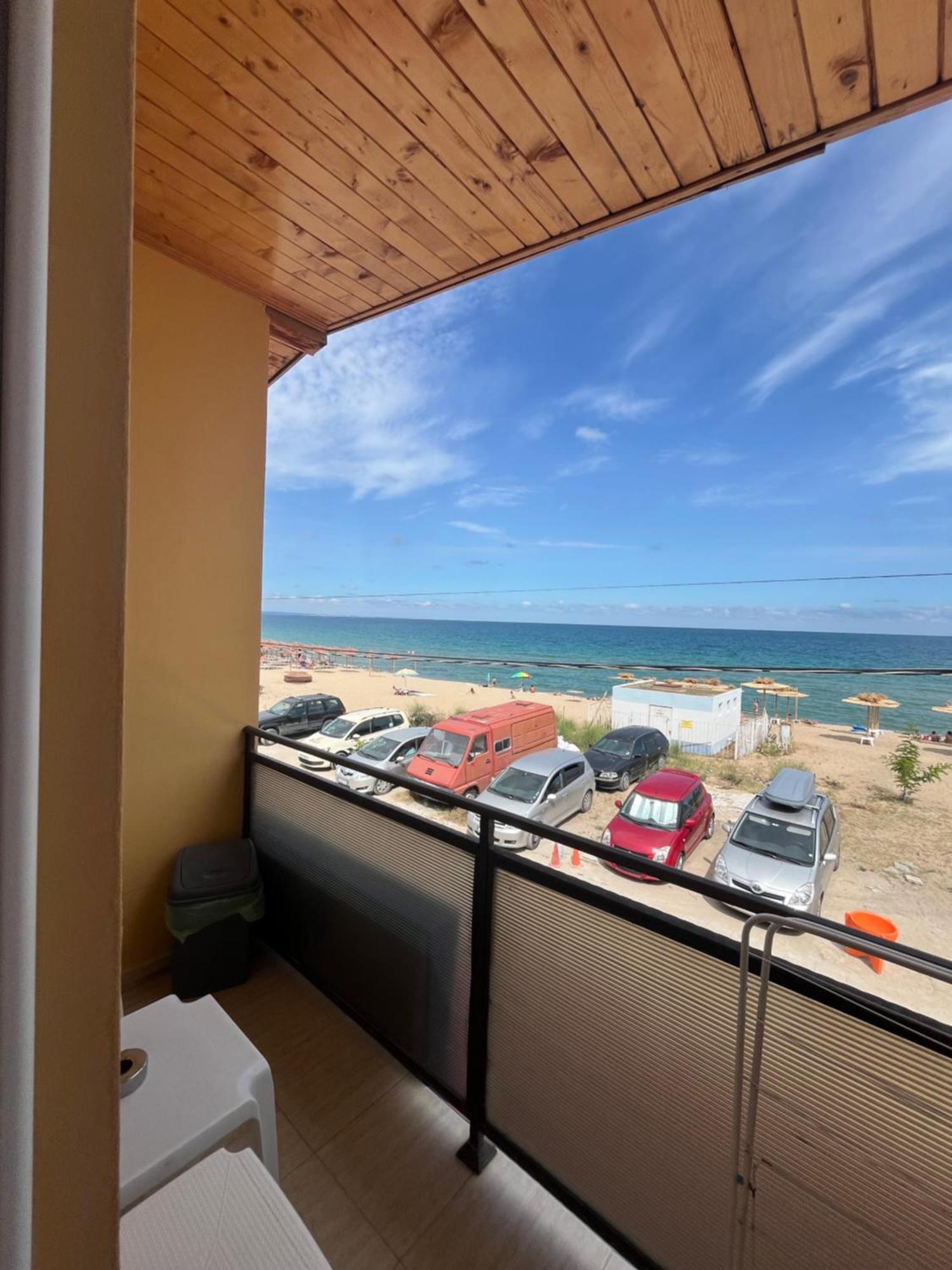 Family Hotel Globus Golden Sands Exteriör bild